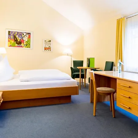 Schlosshotel Eyba 3*